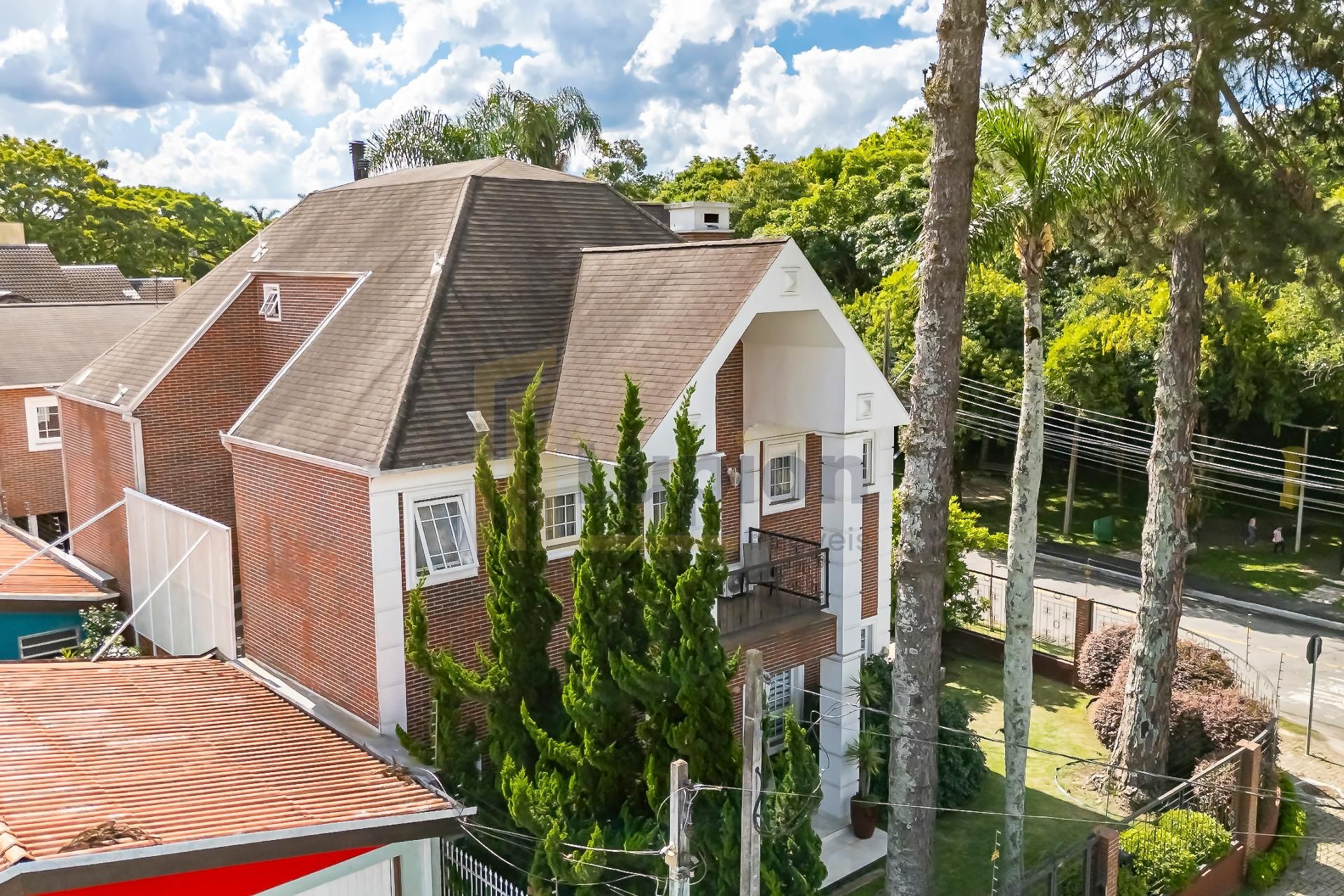 Casa Icônica no Jardim Social em frente do Bosque de Portugal ...