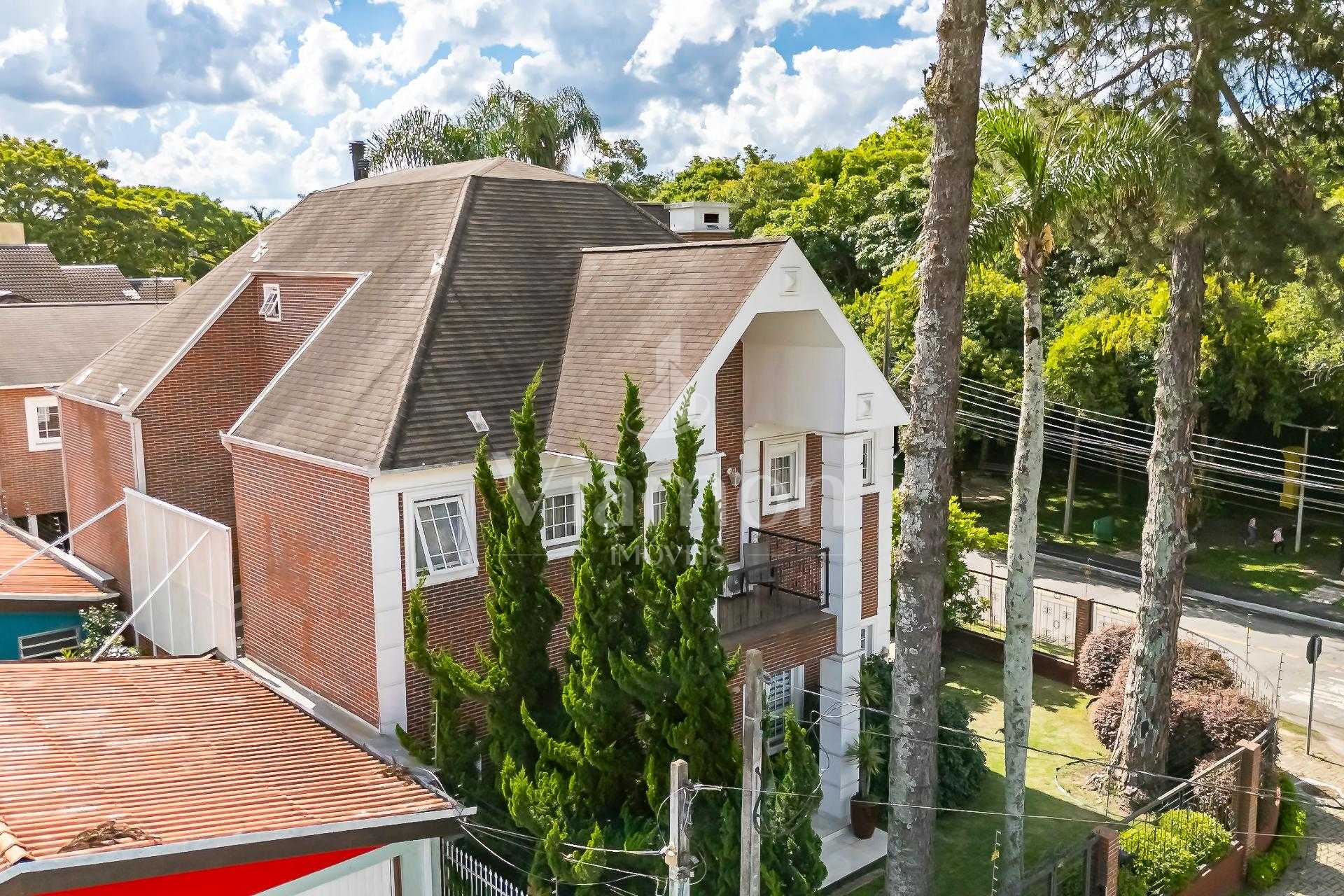 Casa Icônica no Jardim Social em frente do Bosque de Portugal ...