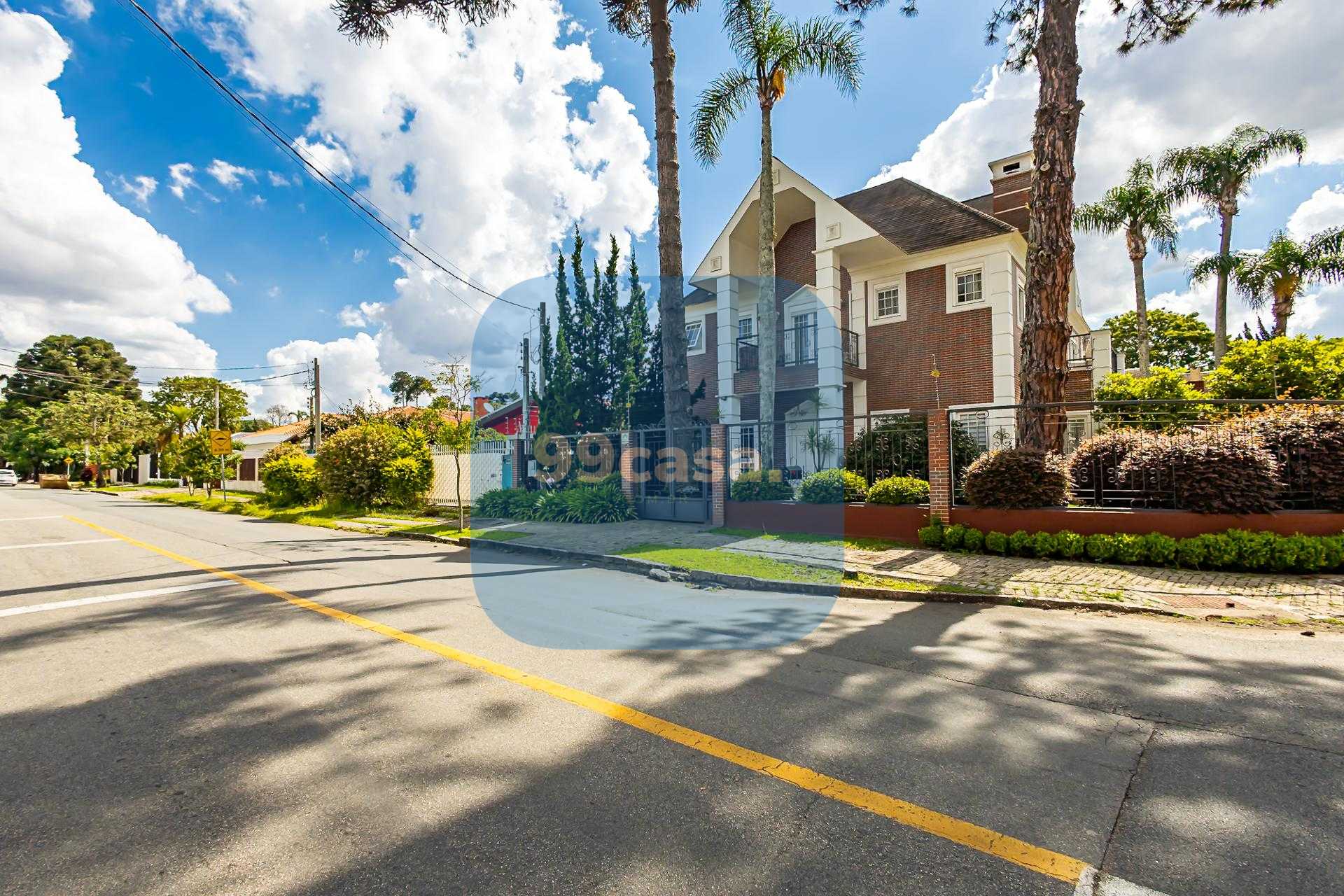 Casa Icônica no Jardim Social em frente do Bosque de Portugal ...