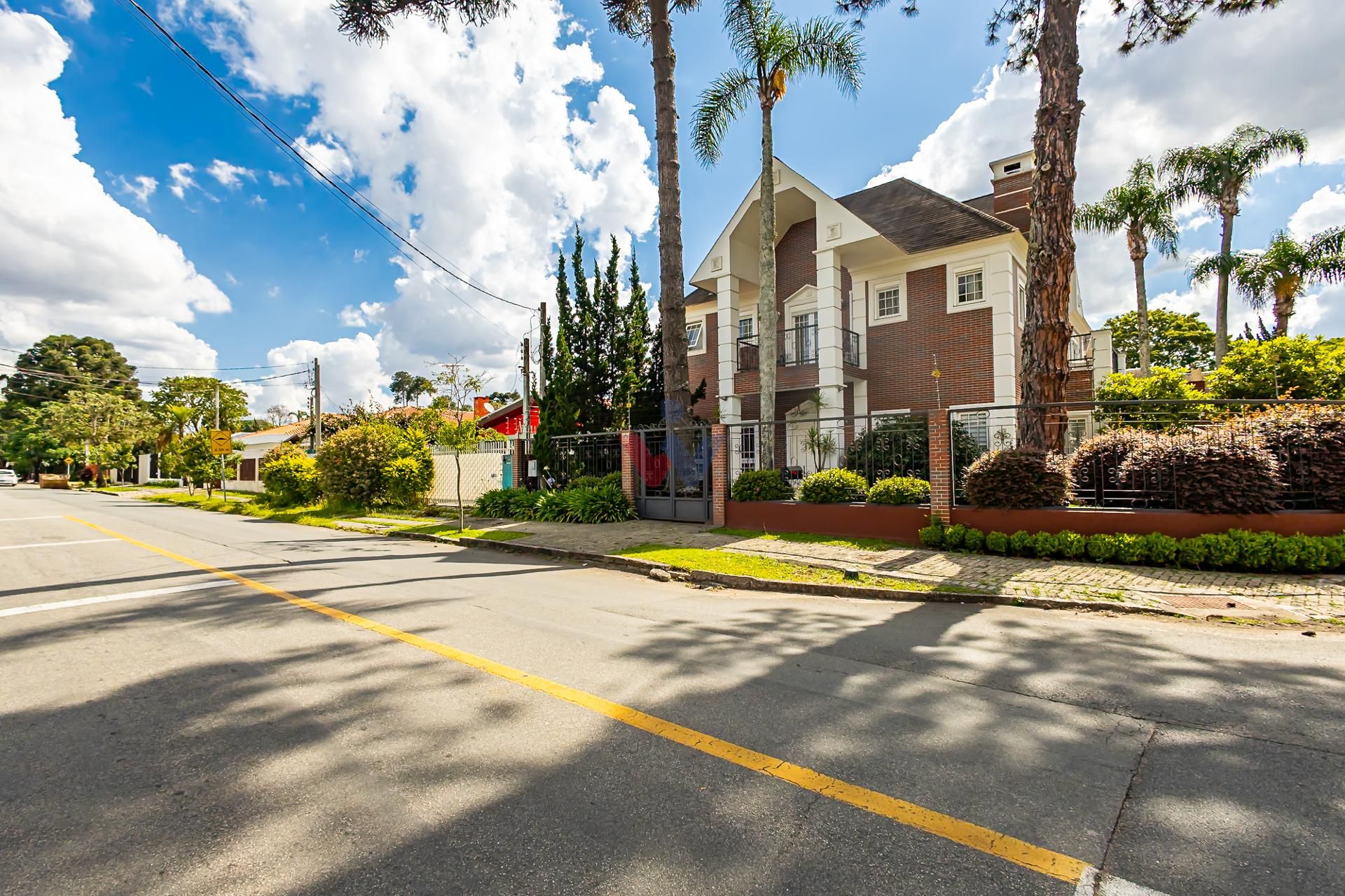 Casa Icônica no Jardim Social em frente do Bosque de Portugal ...