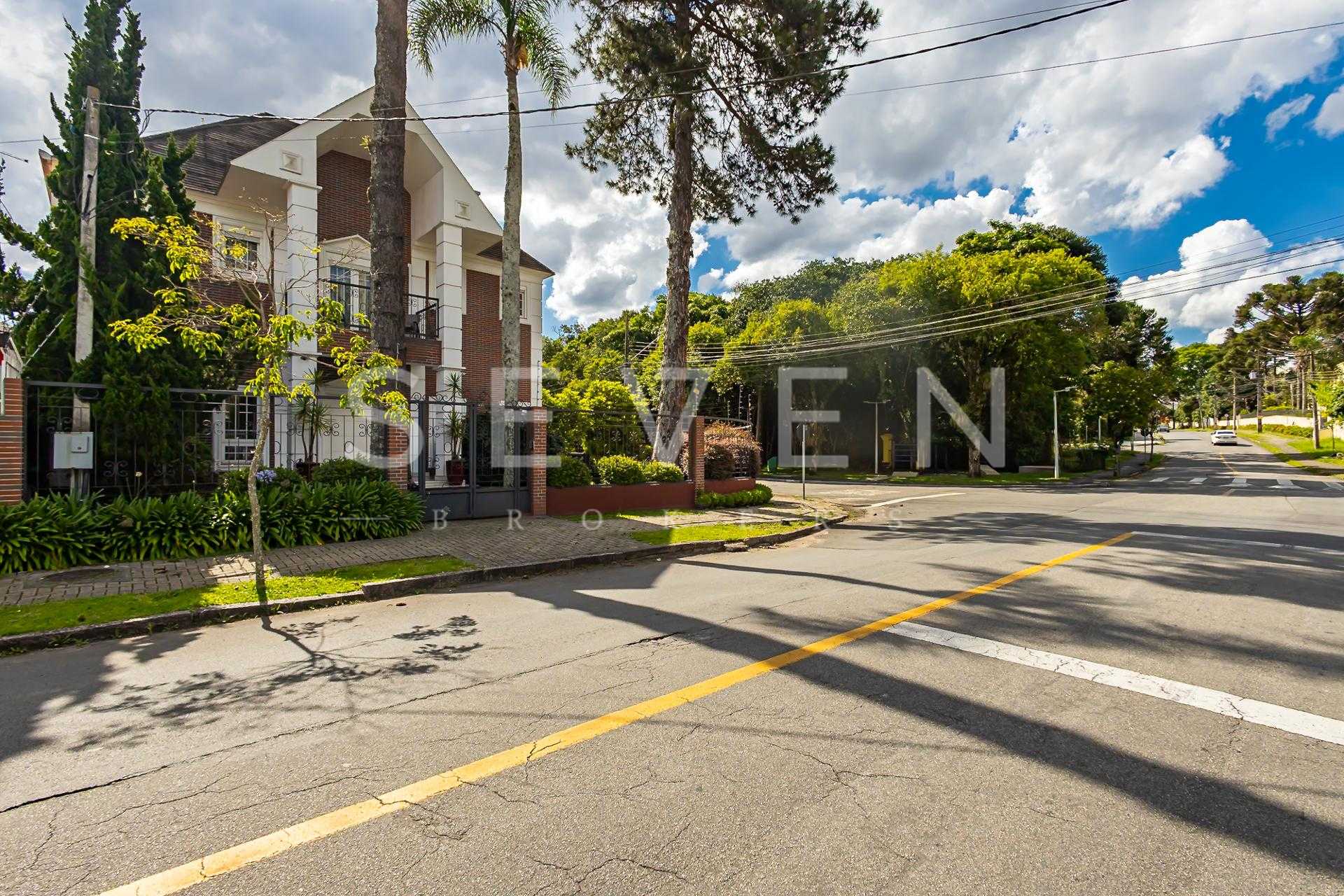 Casa Icônica no Jardim Social em frente do Bosque de Portugal ...