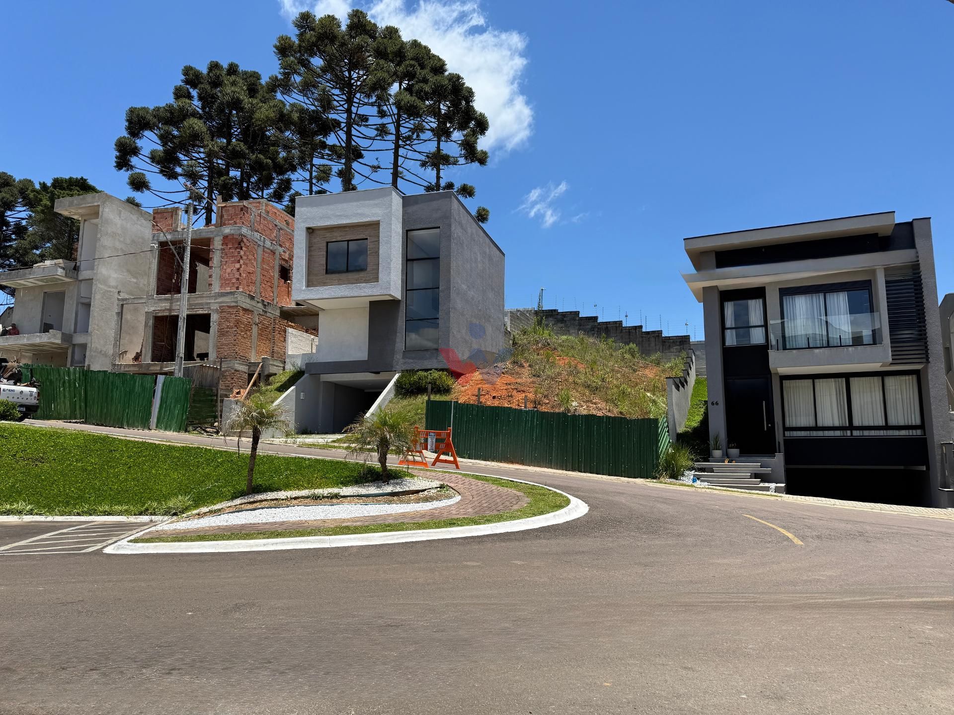 Terreno no Paysage Vivendas do Bosque 181m  - de R  289.900 po...