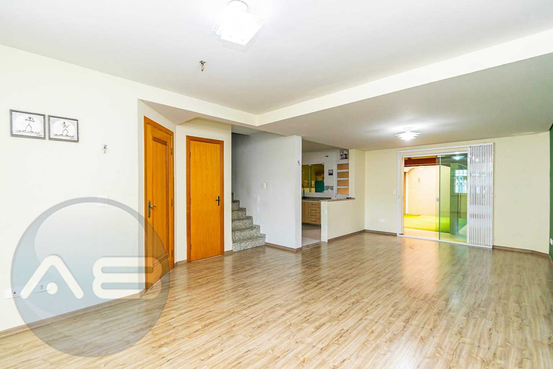 Cajuru Sobrado 3 Dorms, Suíte c  Hidro, Ático, Perto de Tudo