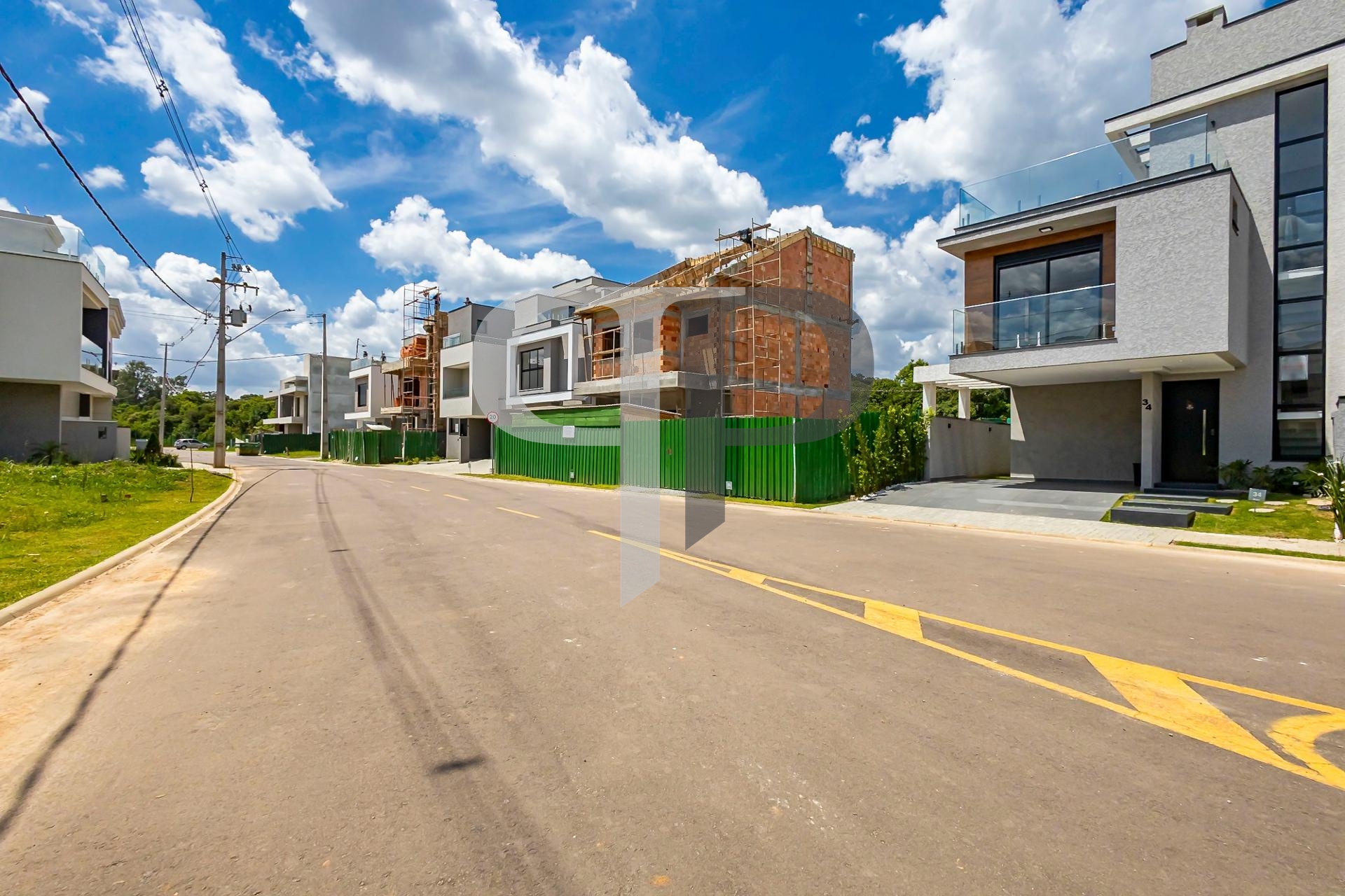 Casa com 3 suites Ã  venda, 213.53 m , santa cÃ¢ndida, CURITIB...