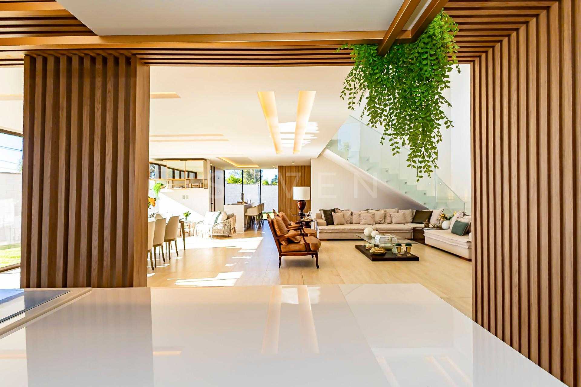 Linda Casa Vista Parque no Alphaville Graciosa, PINHAIS - PR