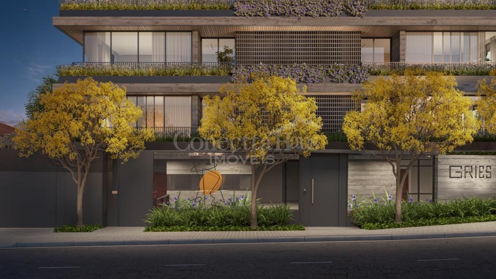 Apartamento à venda em frente ao MON. 166m  privativos, 3 suit...