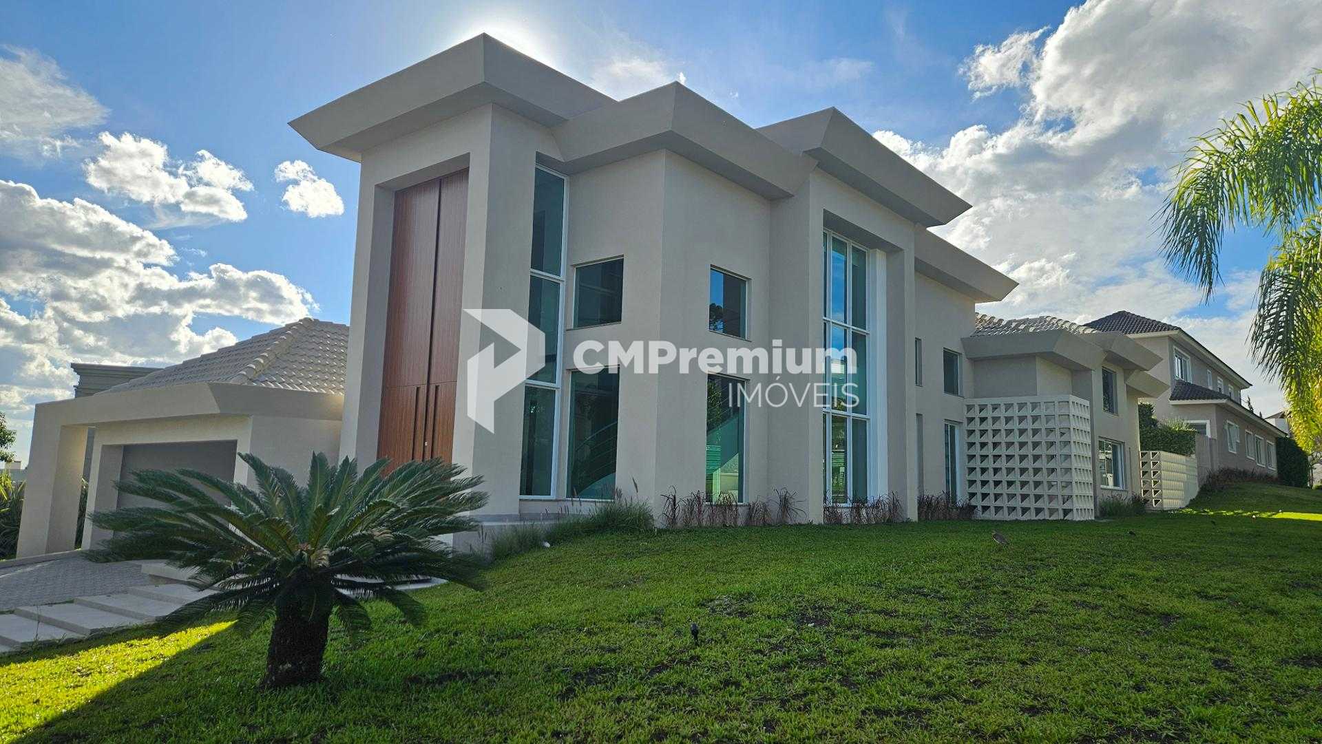 Casa com 4 quartos sendo 3 no térreo, com 435m2, Alphaville Gr...