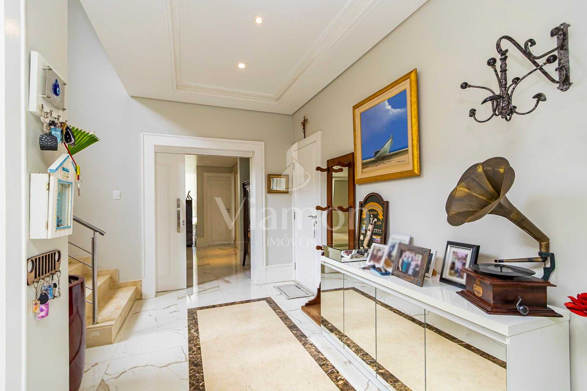 Casa à venda com 5 quartos, sendo 2 suítes em Alphaville Graci...