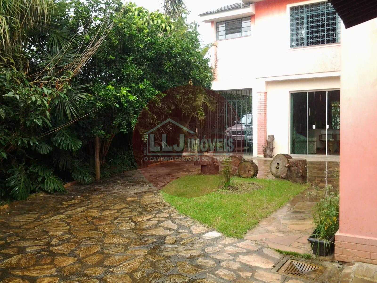 Casa com 4 dormitórios para locação,780.00 m , hugo lange, CURITIBA - PR