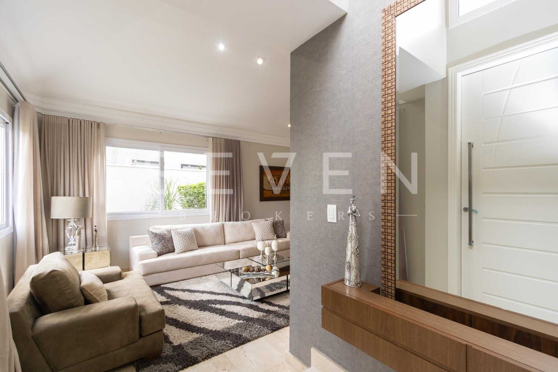 Linda residência de 5 dorm 4 vagas cobertas no Alphaville Grac...