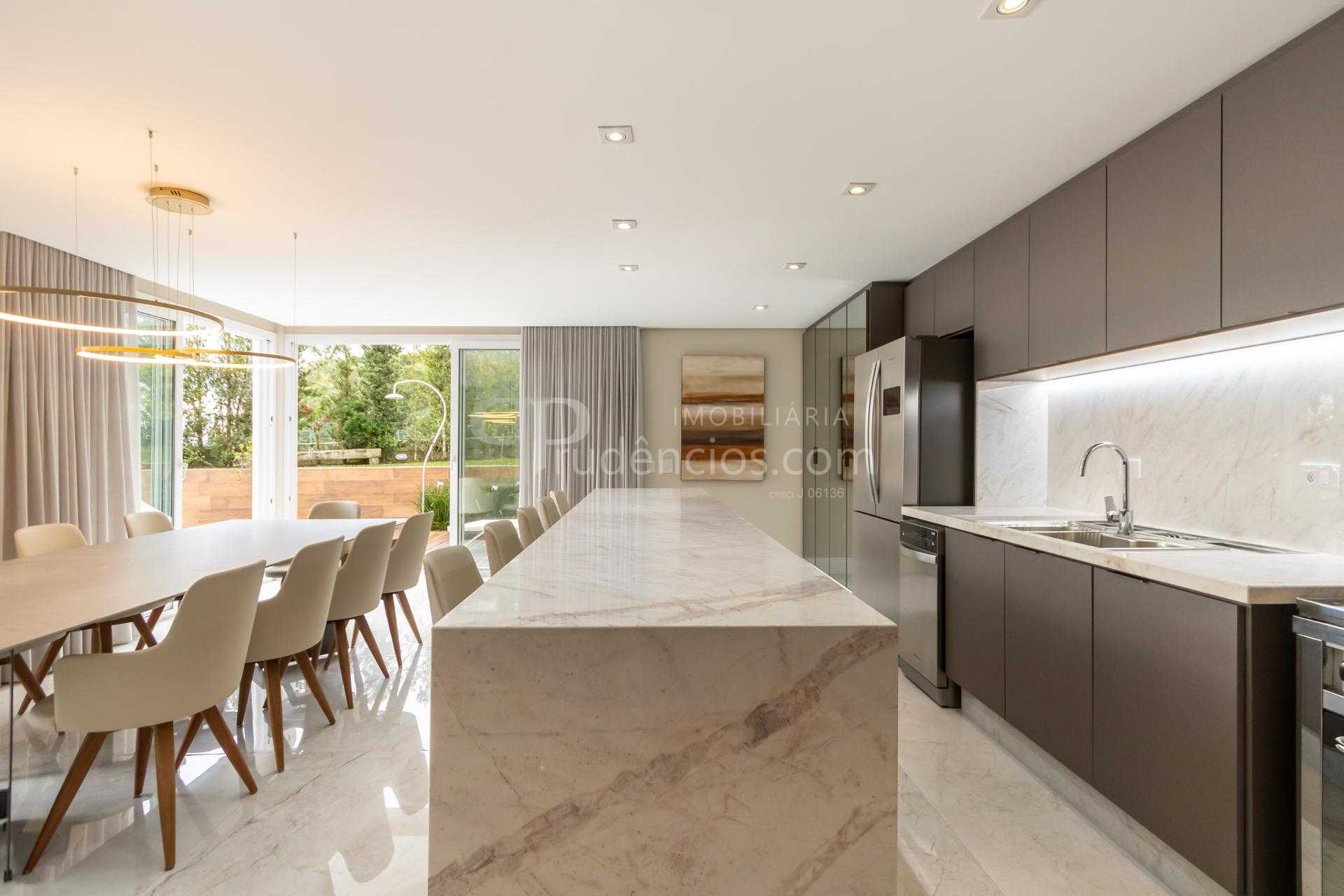 Apartamento Iluminado e Arejado no Cajuru  Localiza??o Privile...