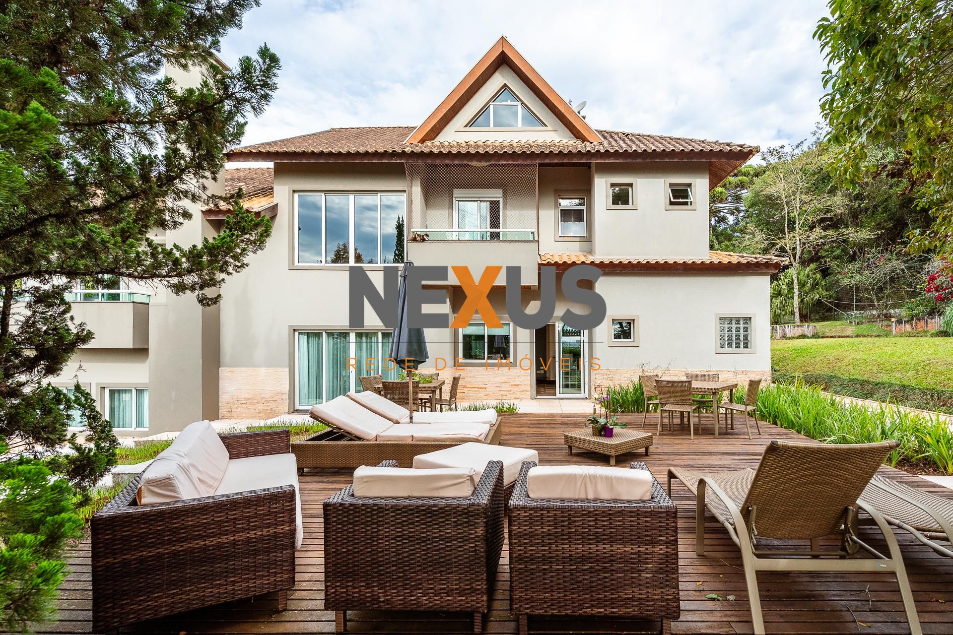 Linda Casa à venda 492m2 , Alphaville Graciosa, PINHAIS - PR