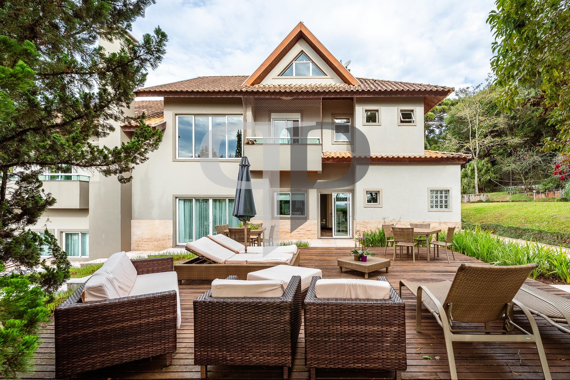 Linda Casa à venda 492m2 , Alphaville Graciosa, PINHAIS - PR