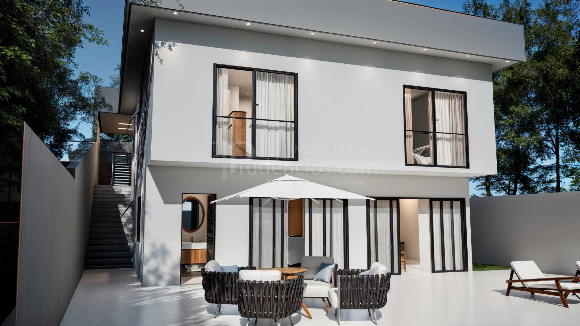 Casa Nova com Piscina no Boqueirão 3 Suítes e 256m  Curitiba n...