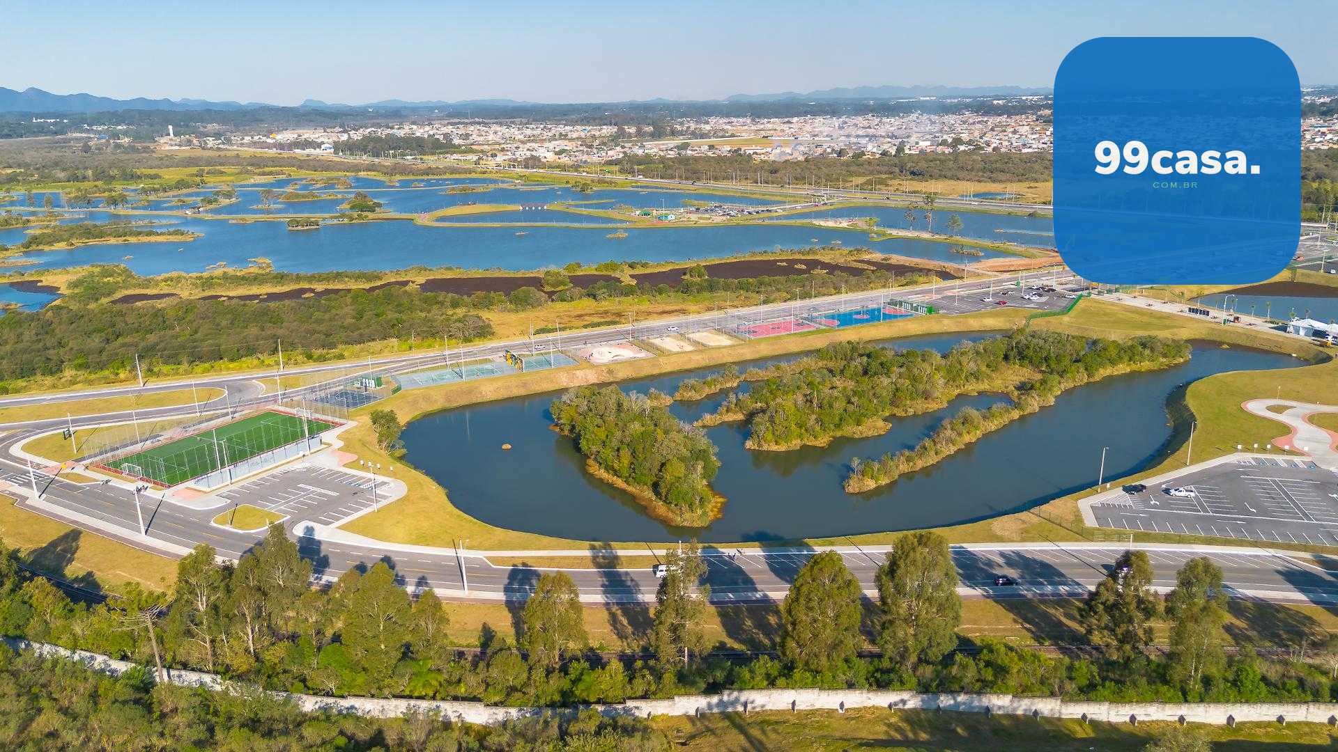 Terreno com vista permanente da Serra do Mar, condominio Bever...