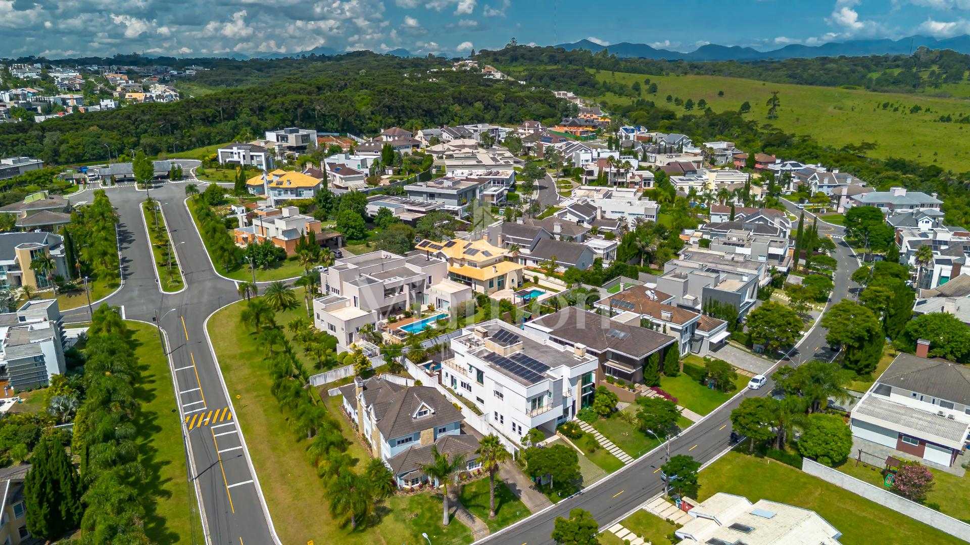 Casa à venda com 551m2, Alphaville Graciosa, PINHAIS - PR