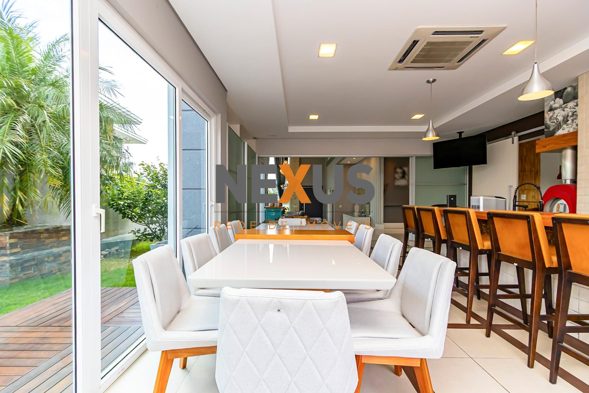 Casa à venda com 551m2, Alphaville Graciosa, PINHAIS - PR