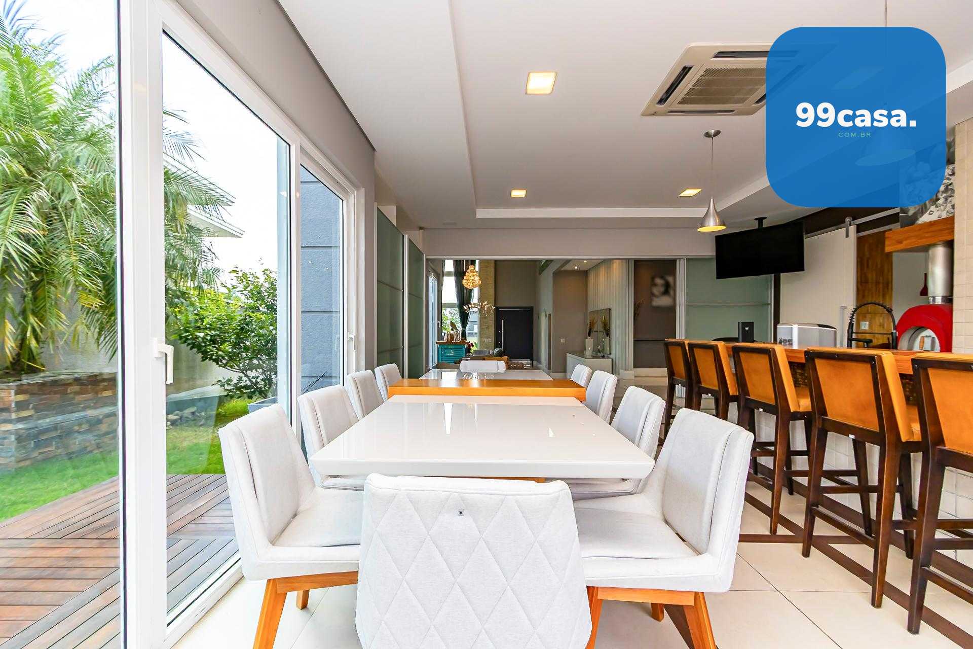 Casa à venda com 551m2, Alphaville Graciosa, PINHAIS - PR