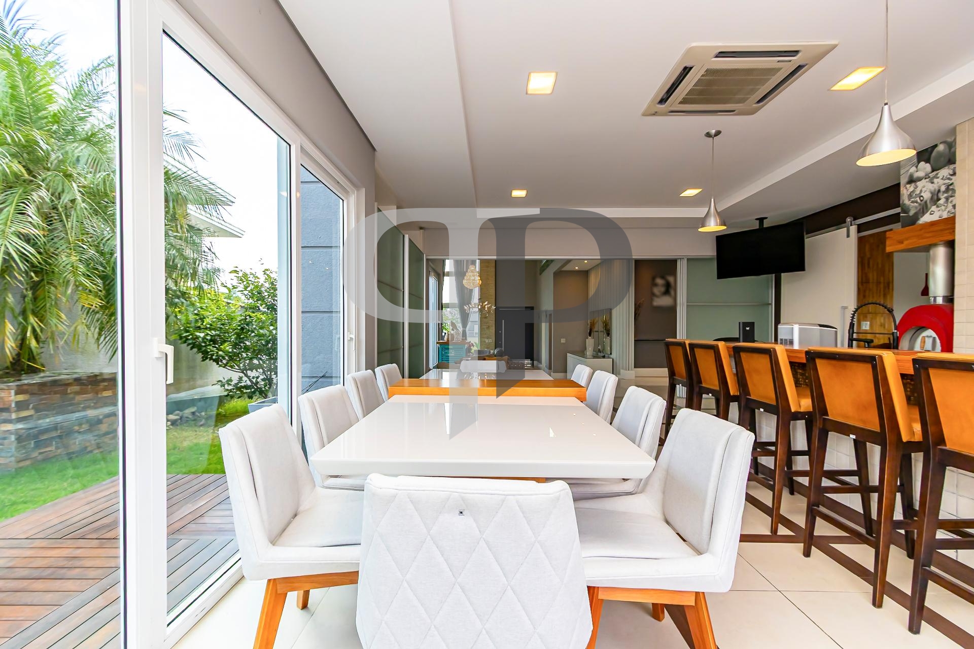 Casa Ã  venda com 551m2, Alphaville Graciosa, PINHAIS - PR