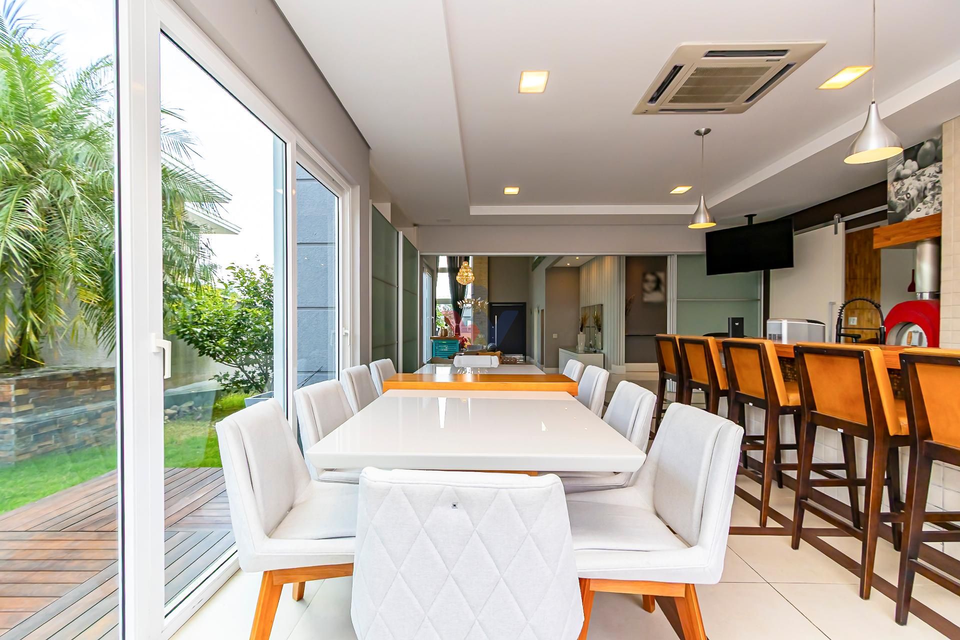 Casa à venda com 551m2, Alphaville Graciosa, PINHAIS - PR