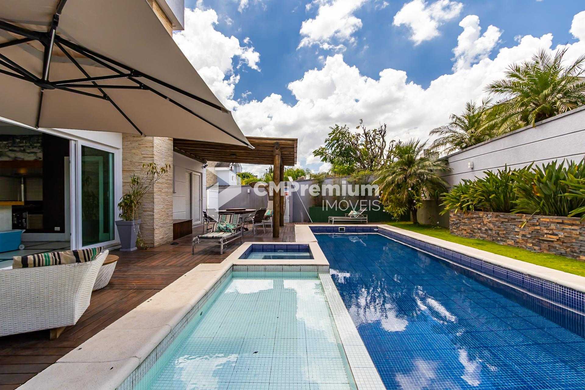 Casa à venda com 551m2, Alphaville Graciosa, PINHAIS - PR