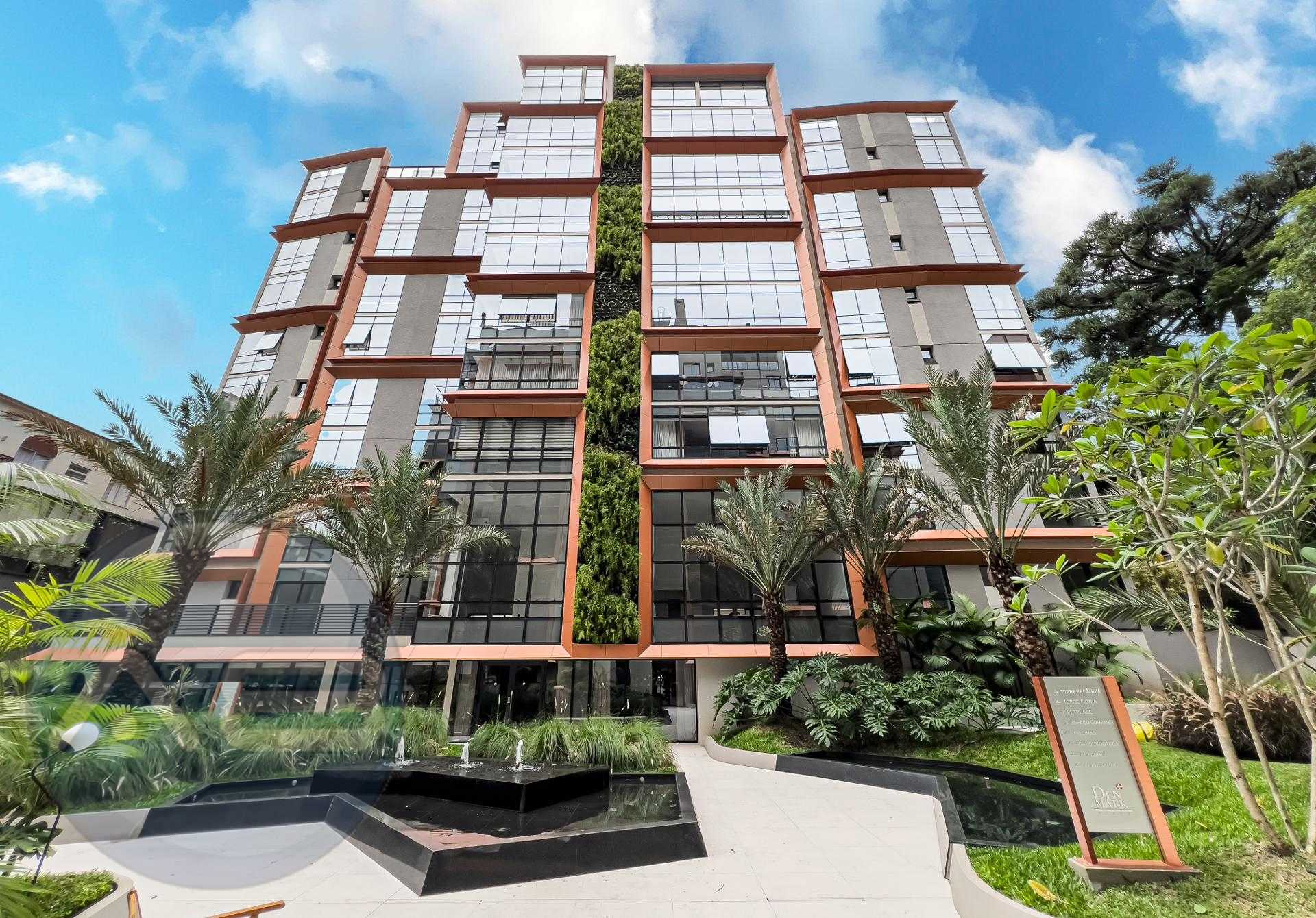 Apartamento exclusivo no Cabral | 227,98 m  privativos | 3 suí...