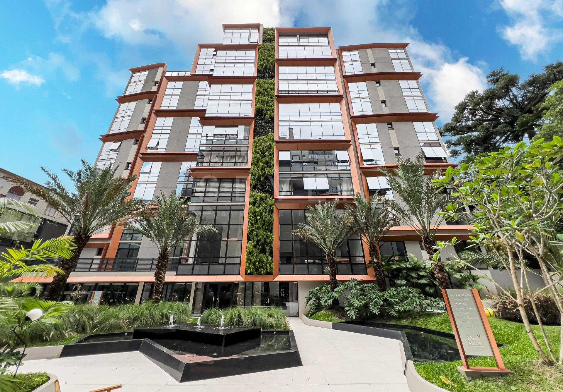 Apartamento exclusivo no Cabral | 227,98 m  privativos | 3 suí...