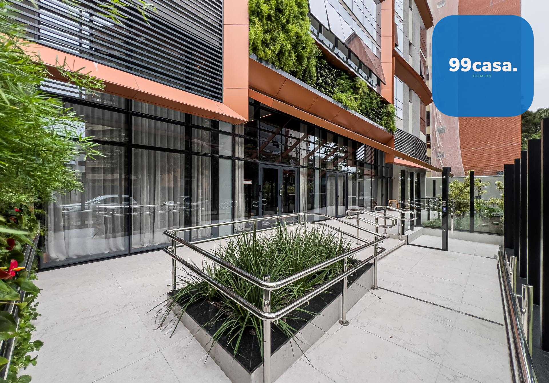 Apartamento exclusivo no Cabral | 227,98 m  privativos | 3 suí...