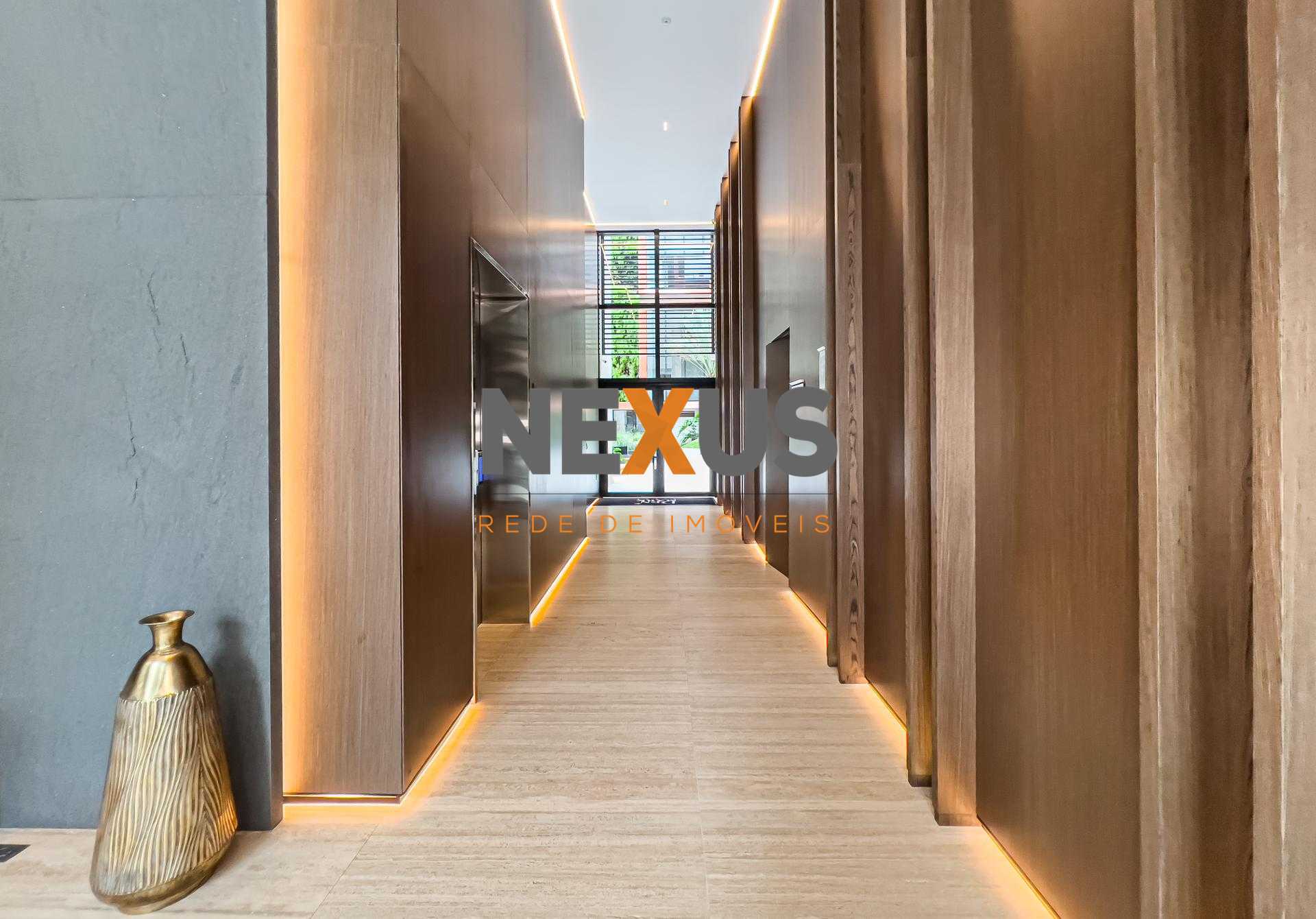 Apartamento exclusivo no Cabral | 227,98 m  privativos | 3 suí...