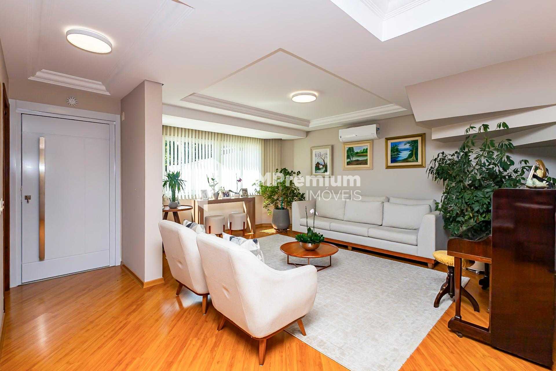 Linda casa na melhor regiao do Ahu, 466m2 privativos. 4 suites