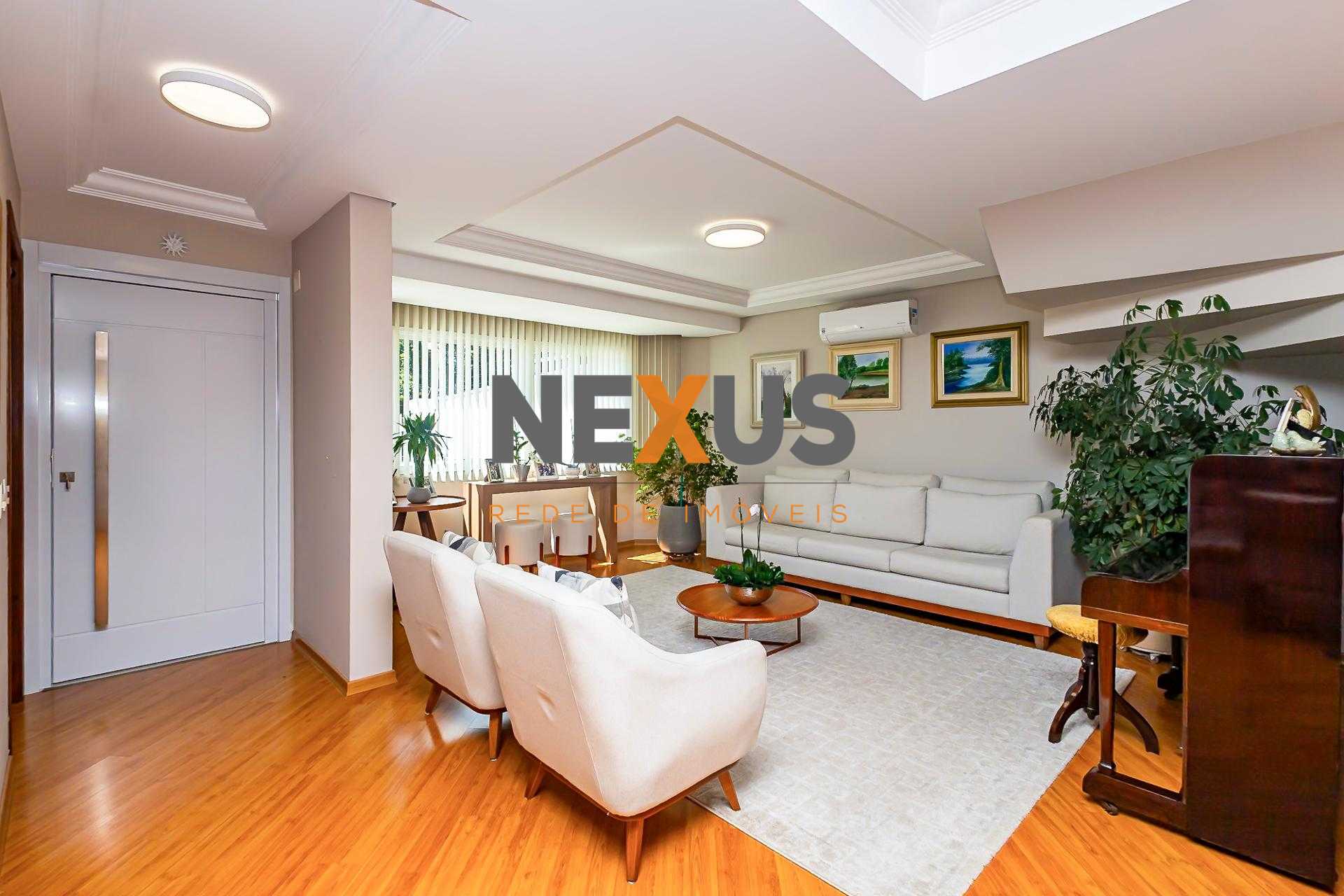 Linda casa na melhor regiao do Ahu, 466m2 privativos. 4 suites