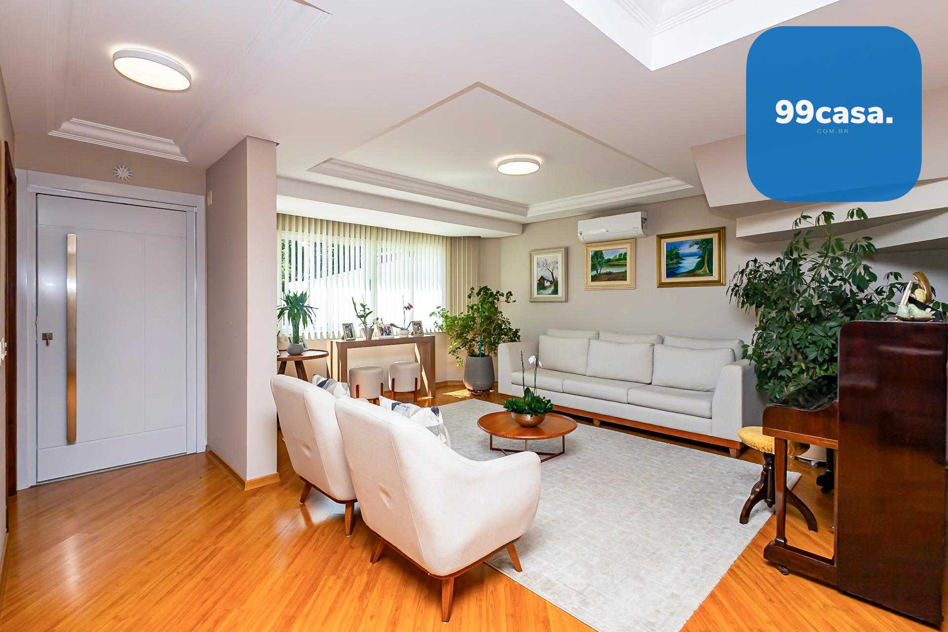 Linda casa na melhor regiao do Ahu, 466m2 privativos. 4 suites