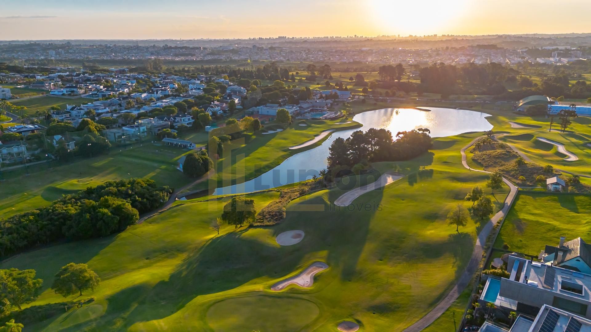 Casa VISTA GOLF com 4 dormitórios à venda no Alphaville Gracio...