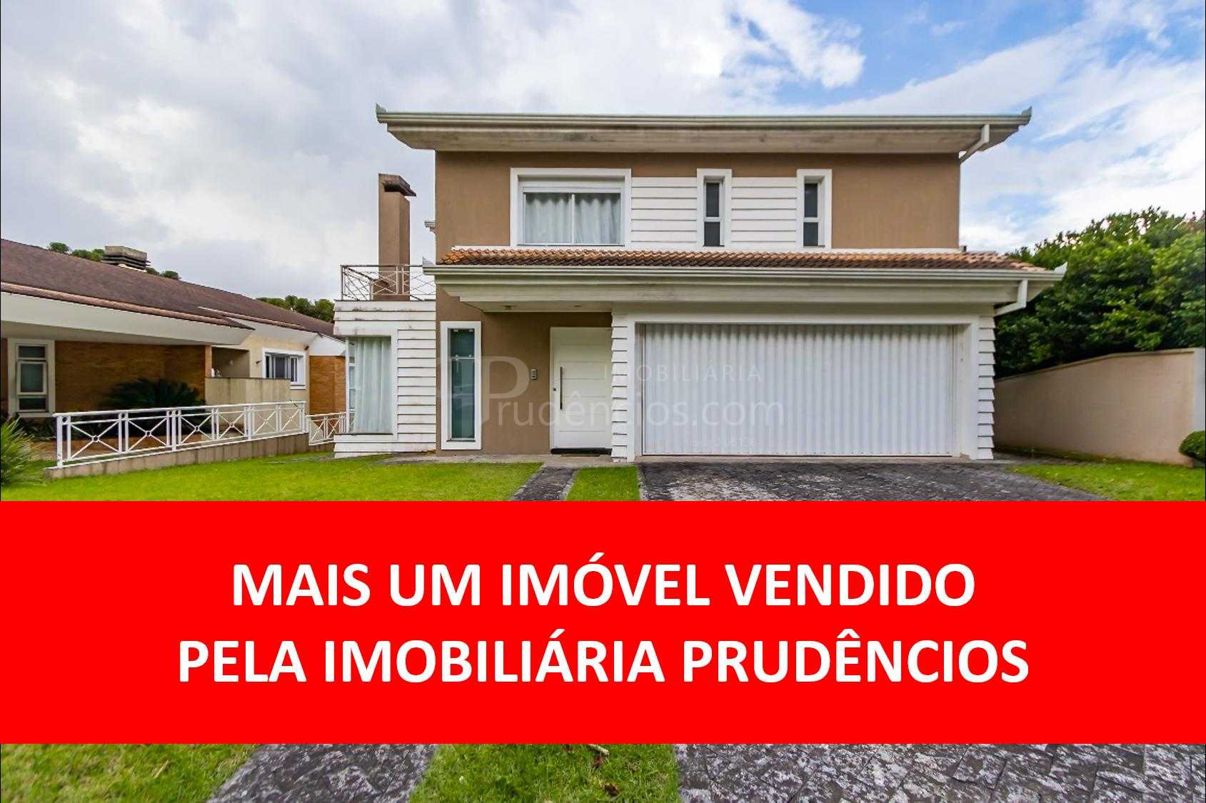 Terreno de Esquina na Praia de Enseada  252 m  a 350 m do Mar