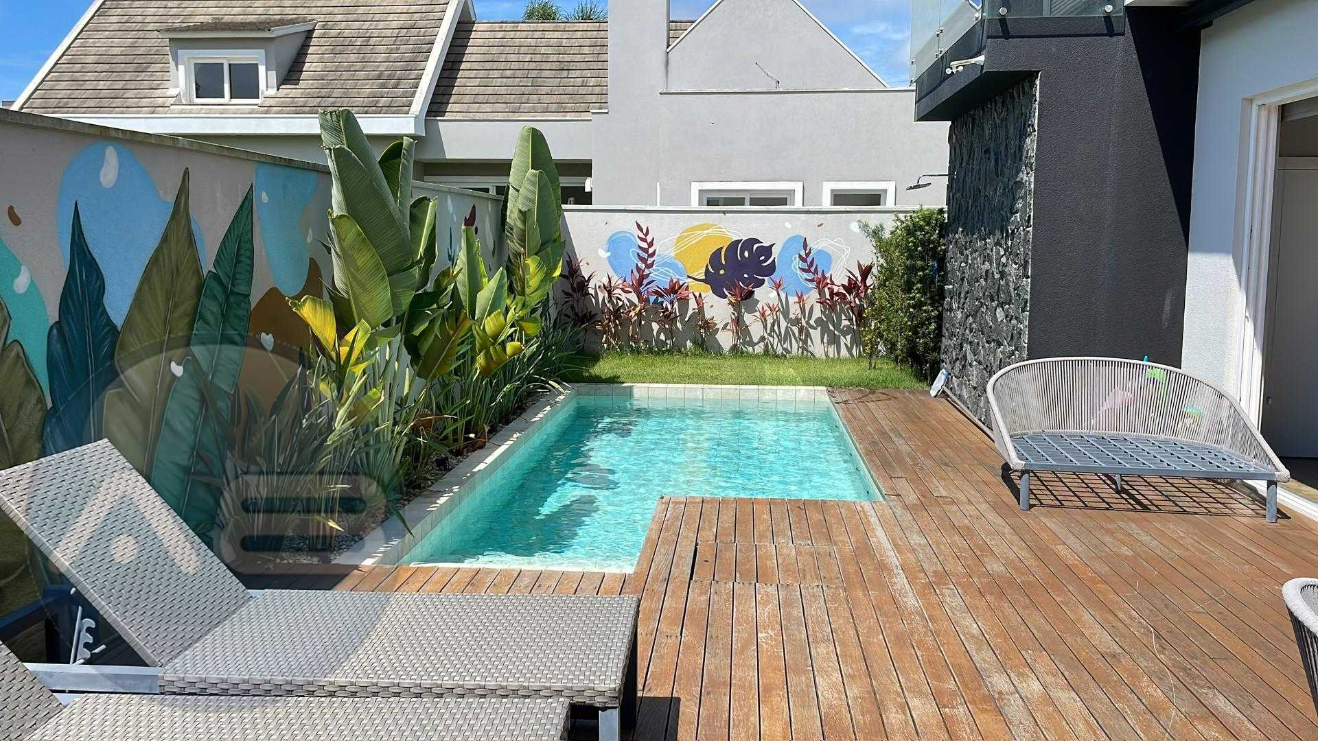 Casa de esquina 4 suítes em Condomínio no BALNEARIO CAMBORIU - SC