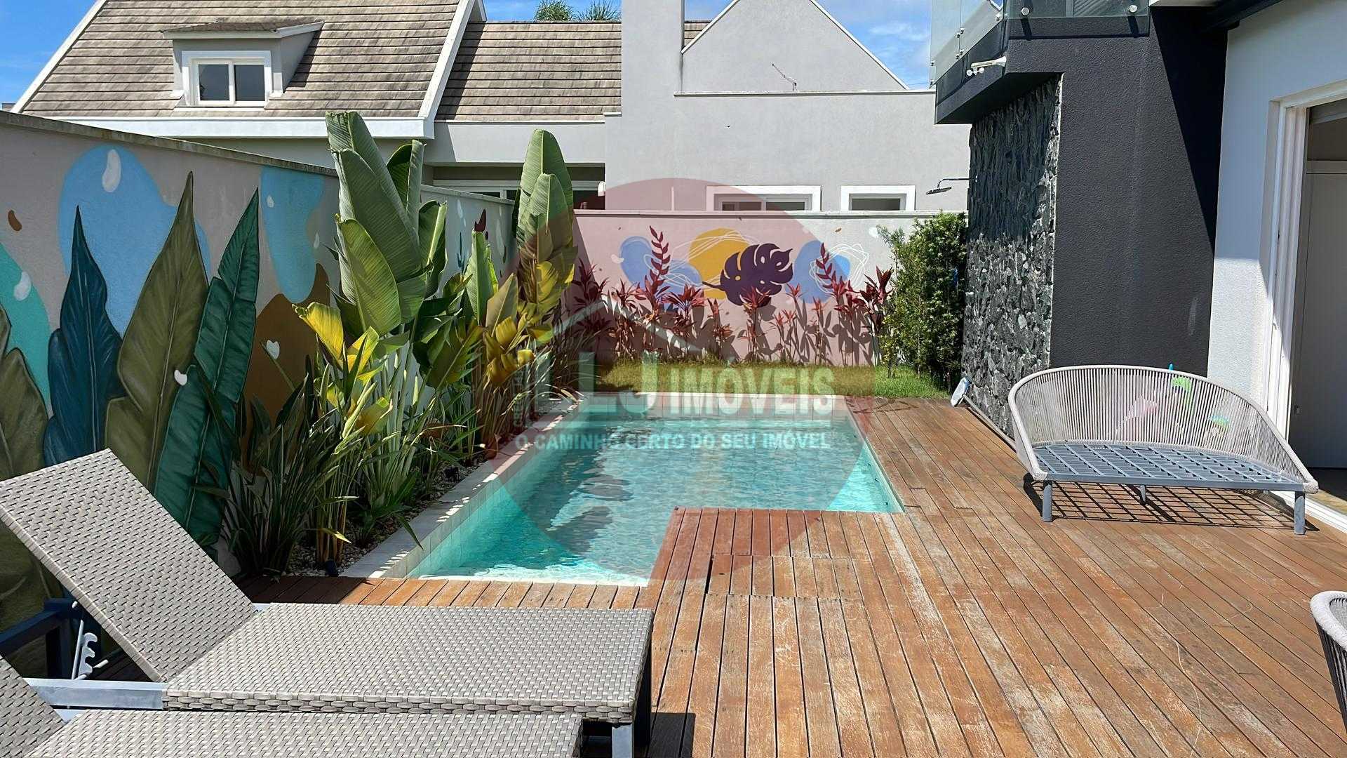 Casa de esquina 4 suítes em Condomínio no BALNEARIO CAMBORIU - SC
