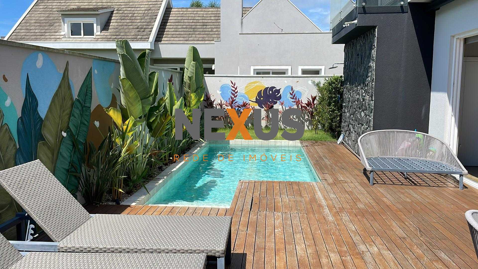 Casa de esquina 4 suítes em Condomínio no BALNEARIO CAMBORIU - SC