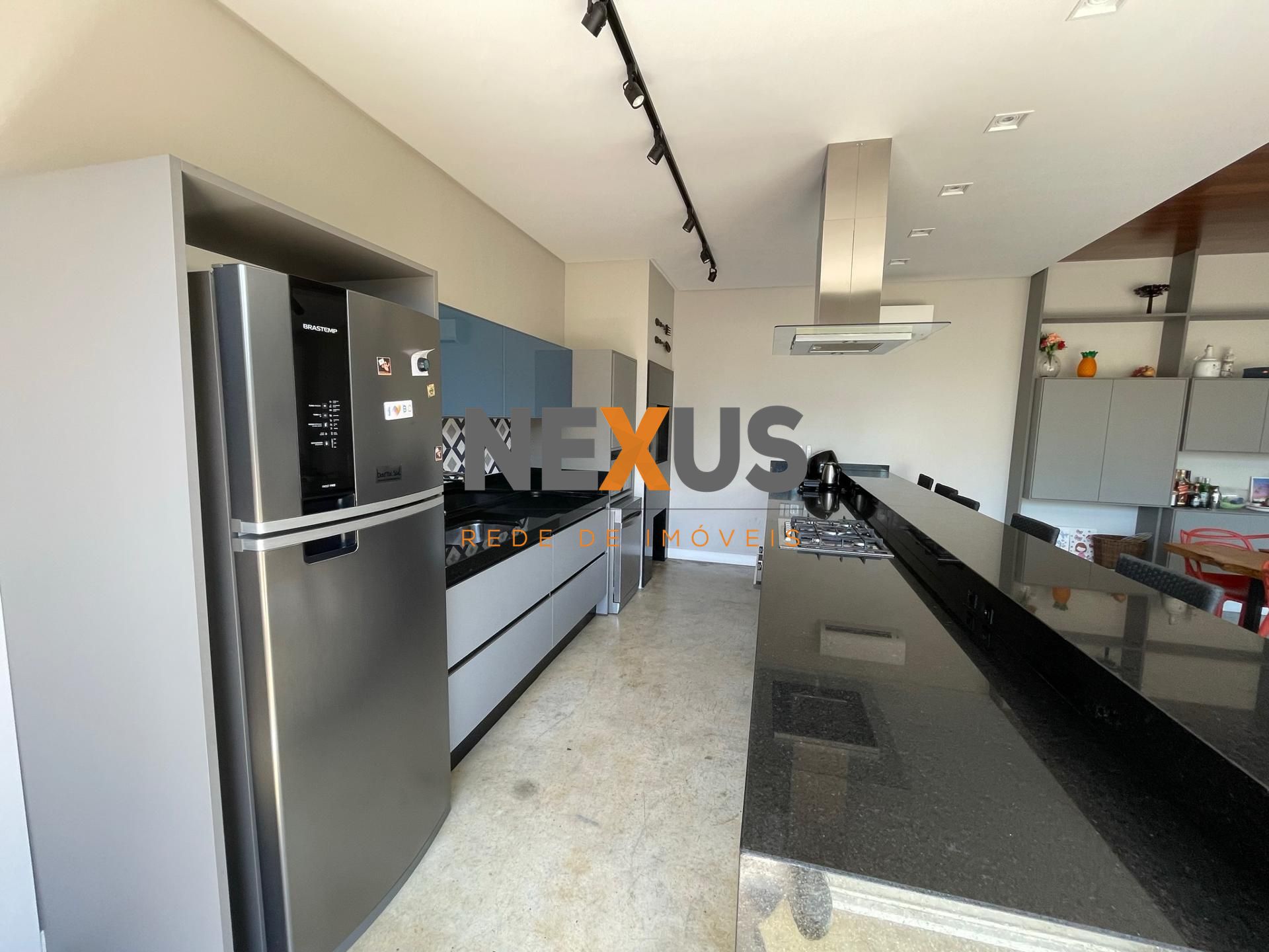 Casa de esquina 4 suítes em Condomínio no BALNEARIO CAMBORIU - SC