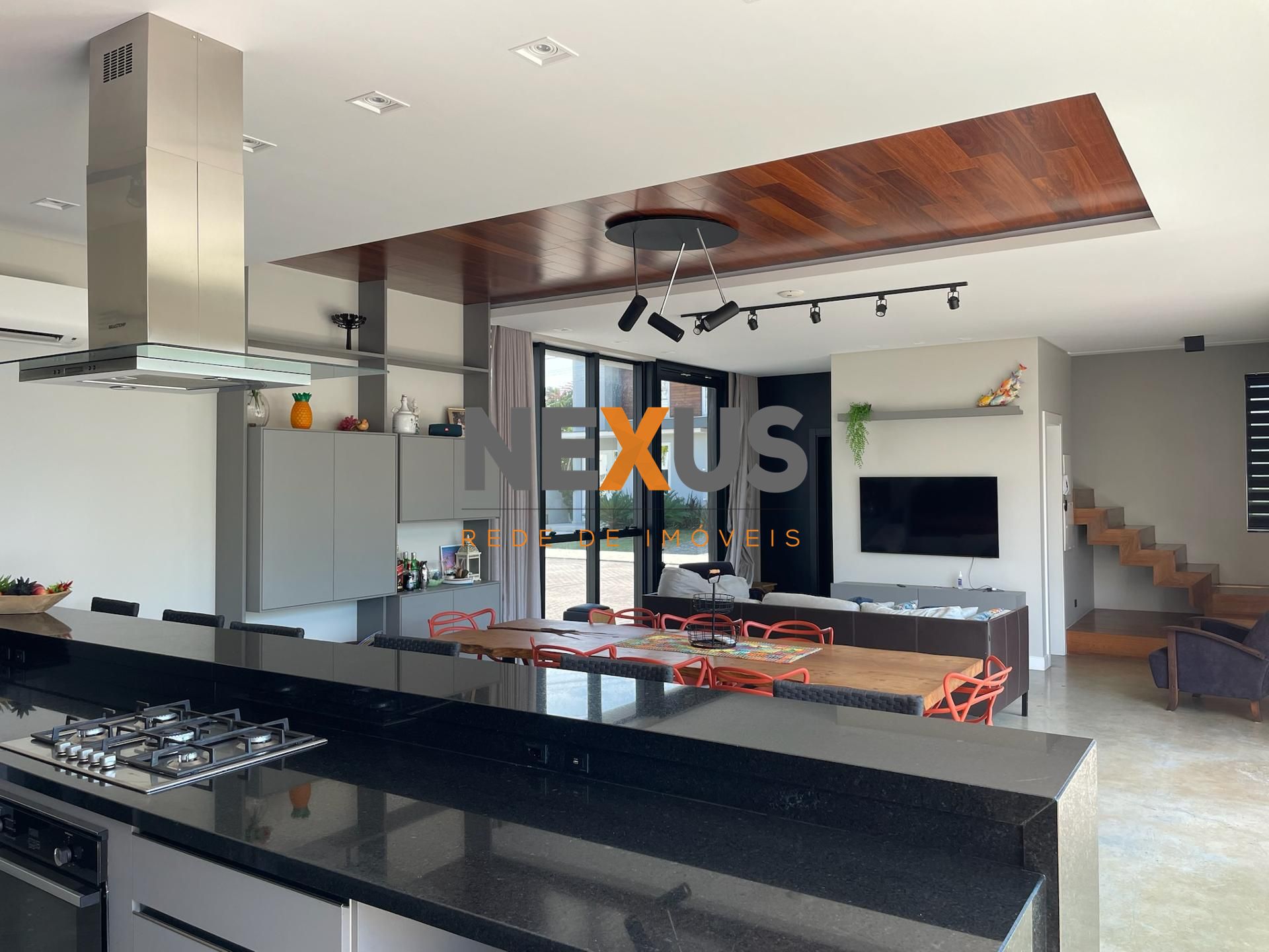 Casa de esquina 4 suítes em Condomínio no BALNEARIO CAMBORIU - SC