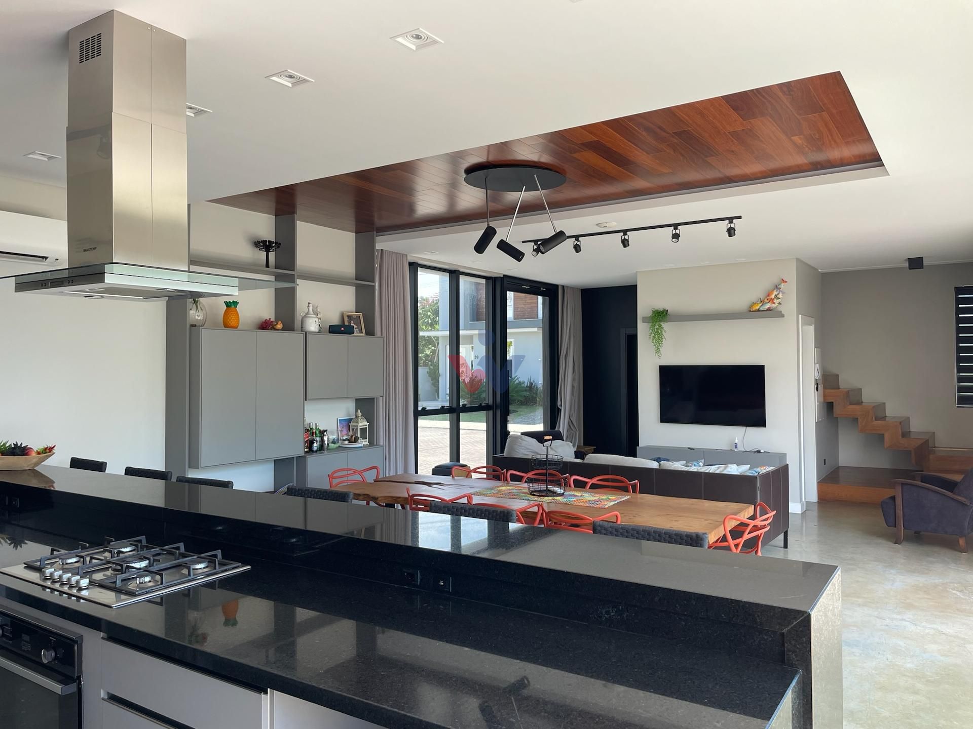 Casa de esquina 4 suítes em Condomínio no BALNEARIO CAMBORIU - SC