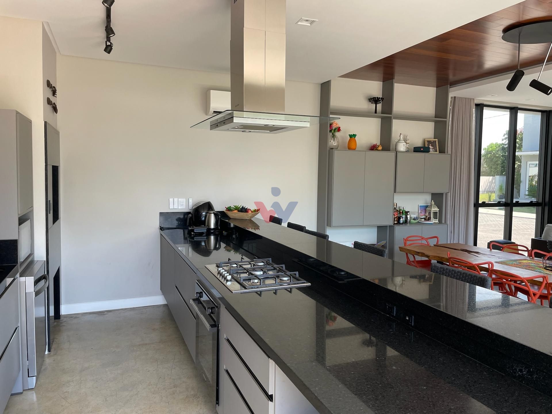 Casa de esquina 4 suítes em Condomínio no BALNEARIO CAMBORIU - SC