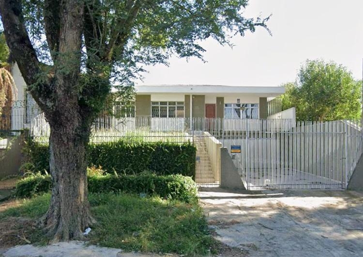 Casa à venda com terreno de 607m2 no Guabirotuba, CURITIBA - PR