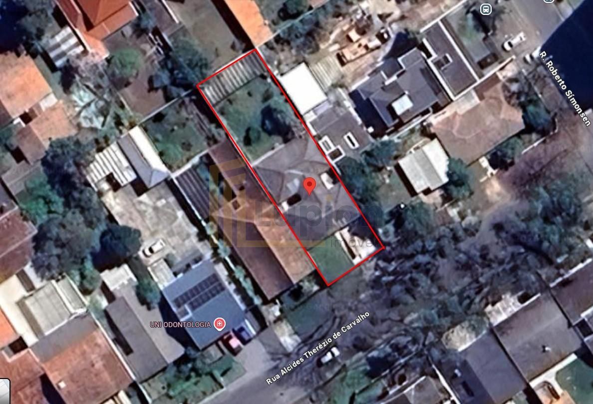 Casa à venda com terreno de 607m2 no Guabirotuba, CURITIBA - PR