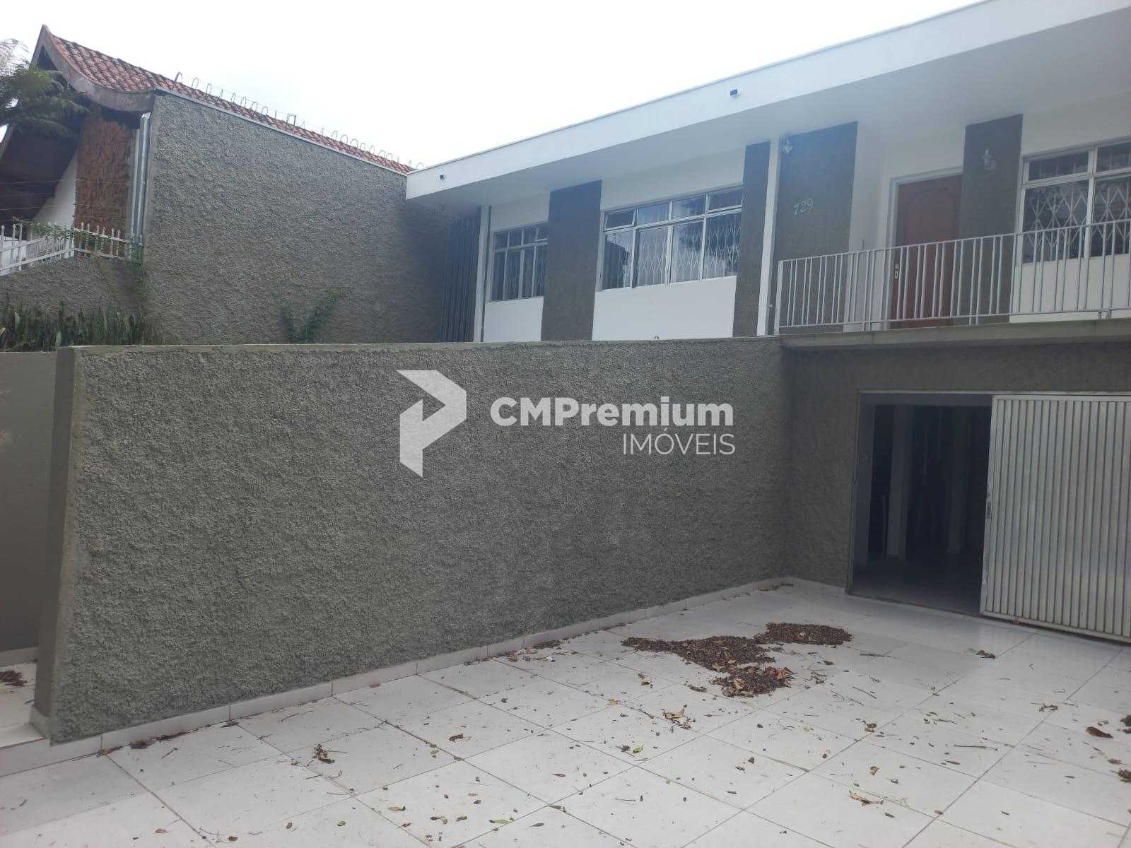 Casa à venda com terreno de 607m2 no Guabirotuba, CURITIBA - PR