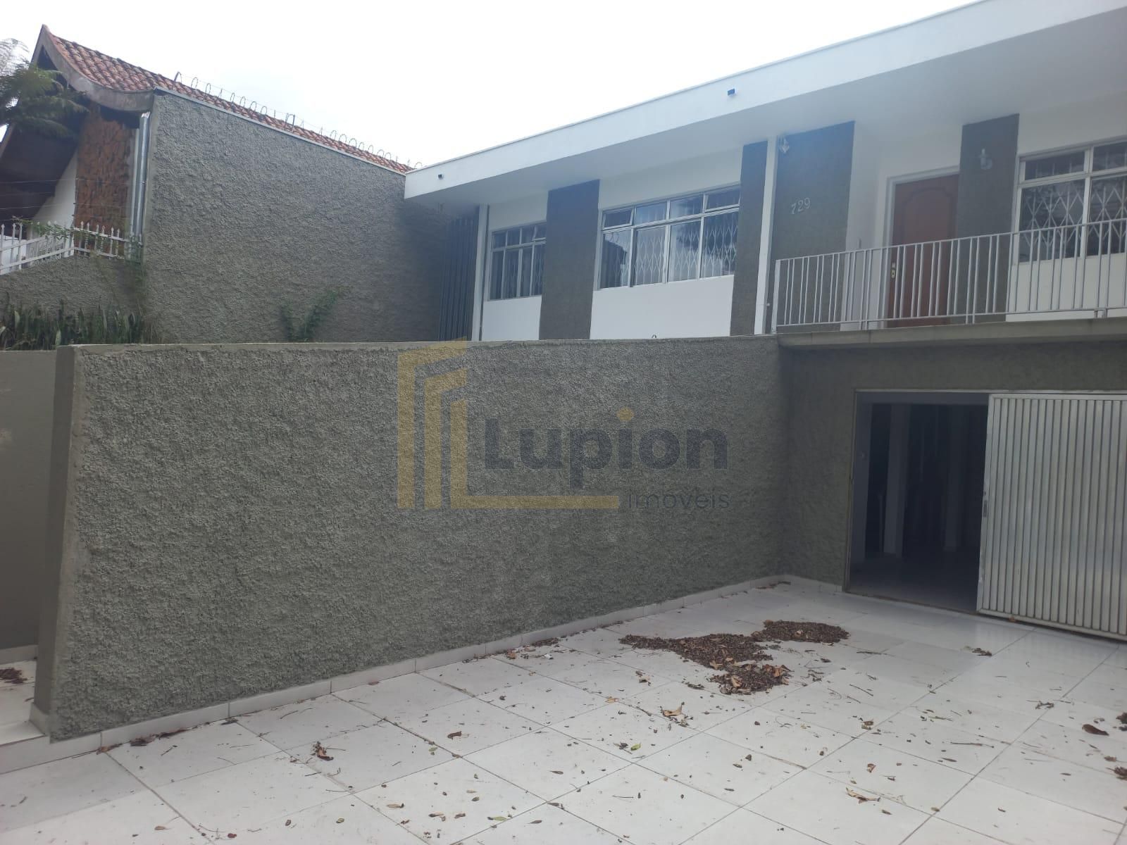 Casa à venda com terreno de 607m2 no Guabirotuba, CURITIBA - PR