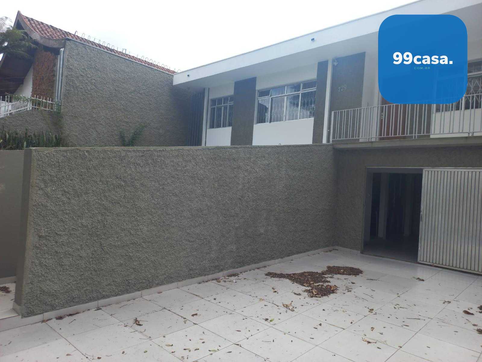 Casa à venda com terreno de 607m2 no Guabirotuba, CURITIBA - PR