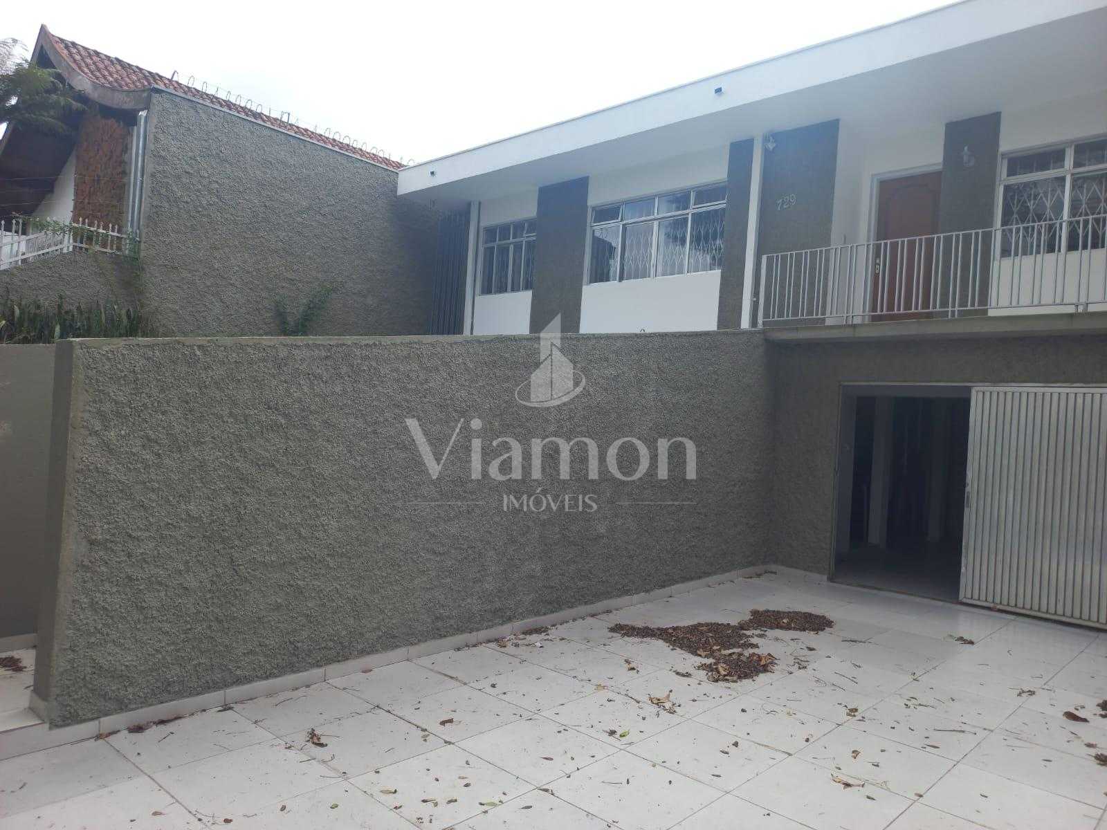 Casa à venda com terreno de 607m2 no Guabirotuba, CURITIBA - PR