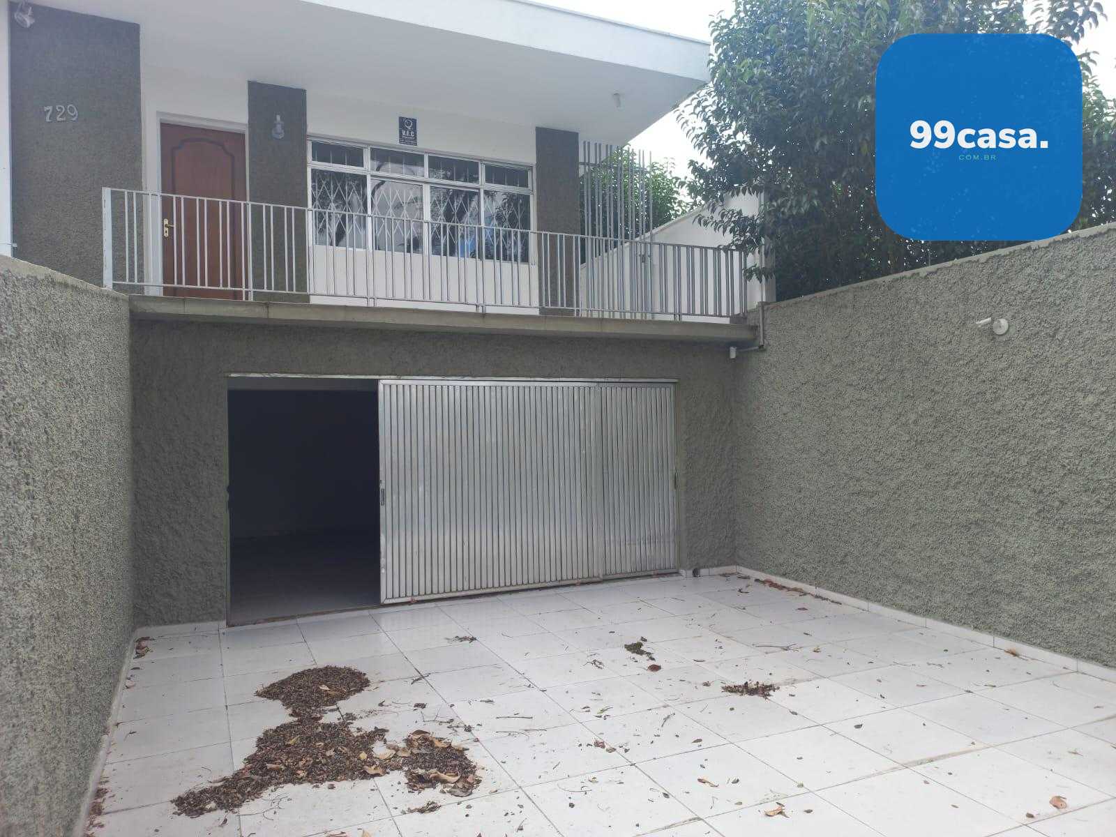 Casa à venda com terreno de 607m2 no Guabirotuba, CURITIBA - PR