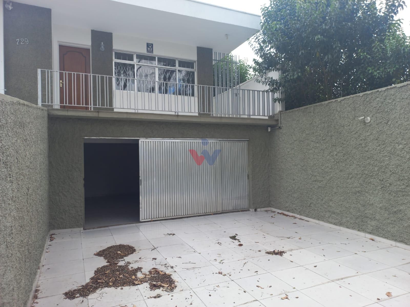 Casa à venda com terreno de 607m2 no Guabirotuba, CURITIBA - PR