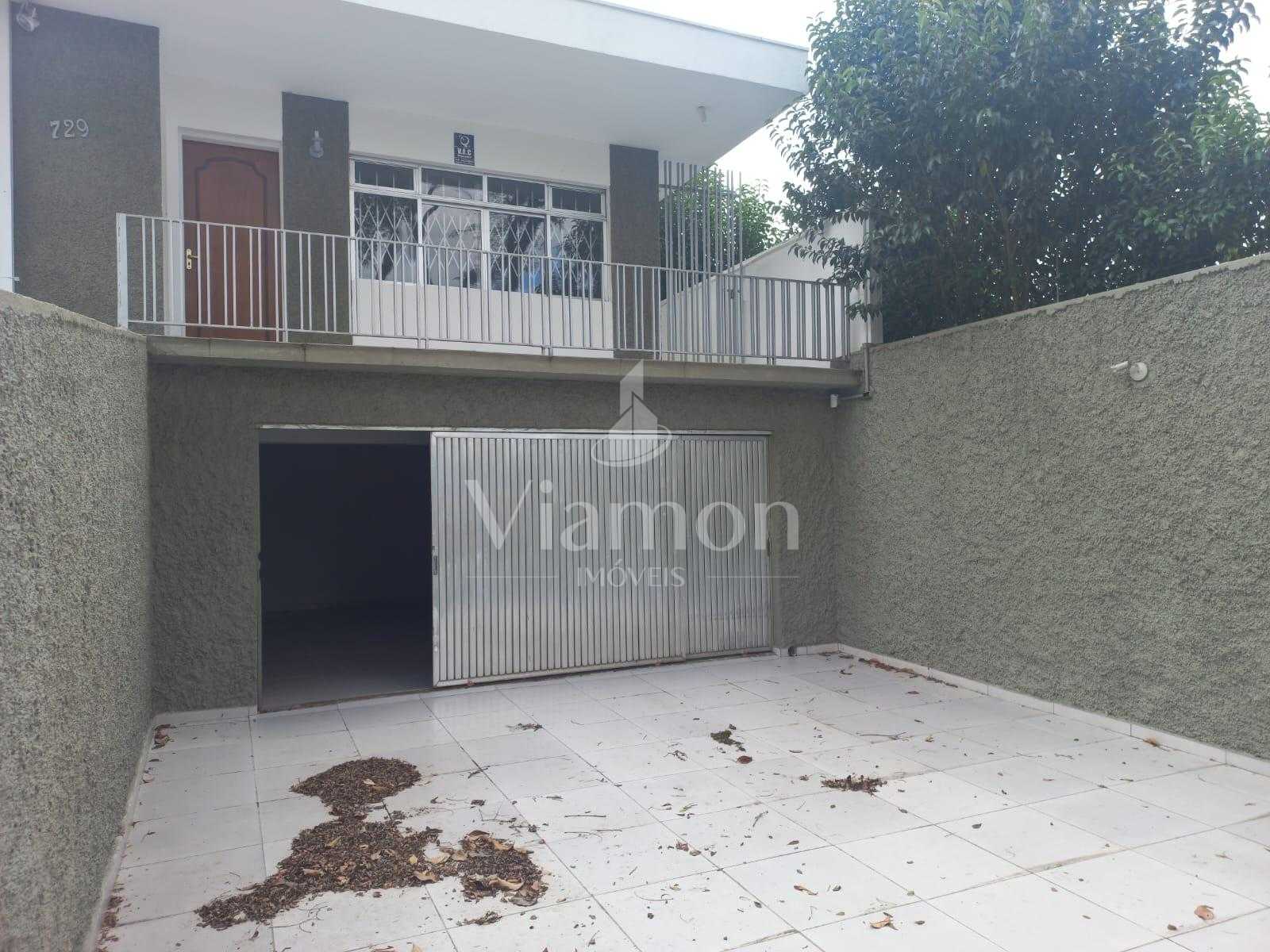 Casa à venda com terreno de 607m2 no Guabirotuba, CURITIBA - PR